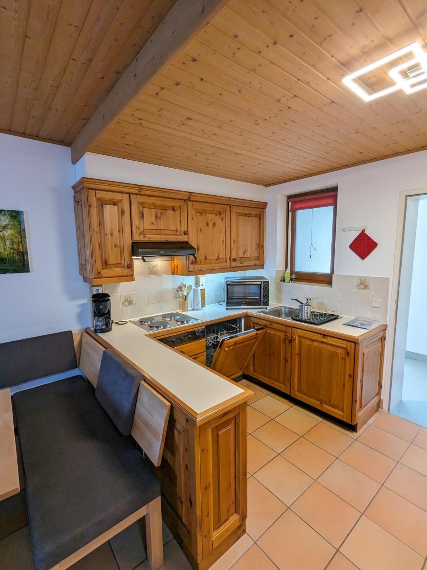 Gerlitzen Ferienappartement Paul Im Ski- Und Wandergebiet, Kanzelhoehe, Ossiacher See Deutschberg Eksteriør billede